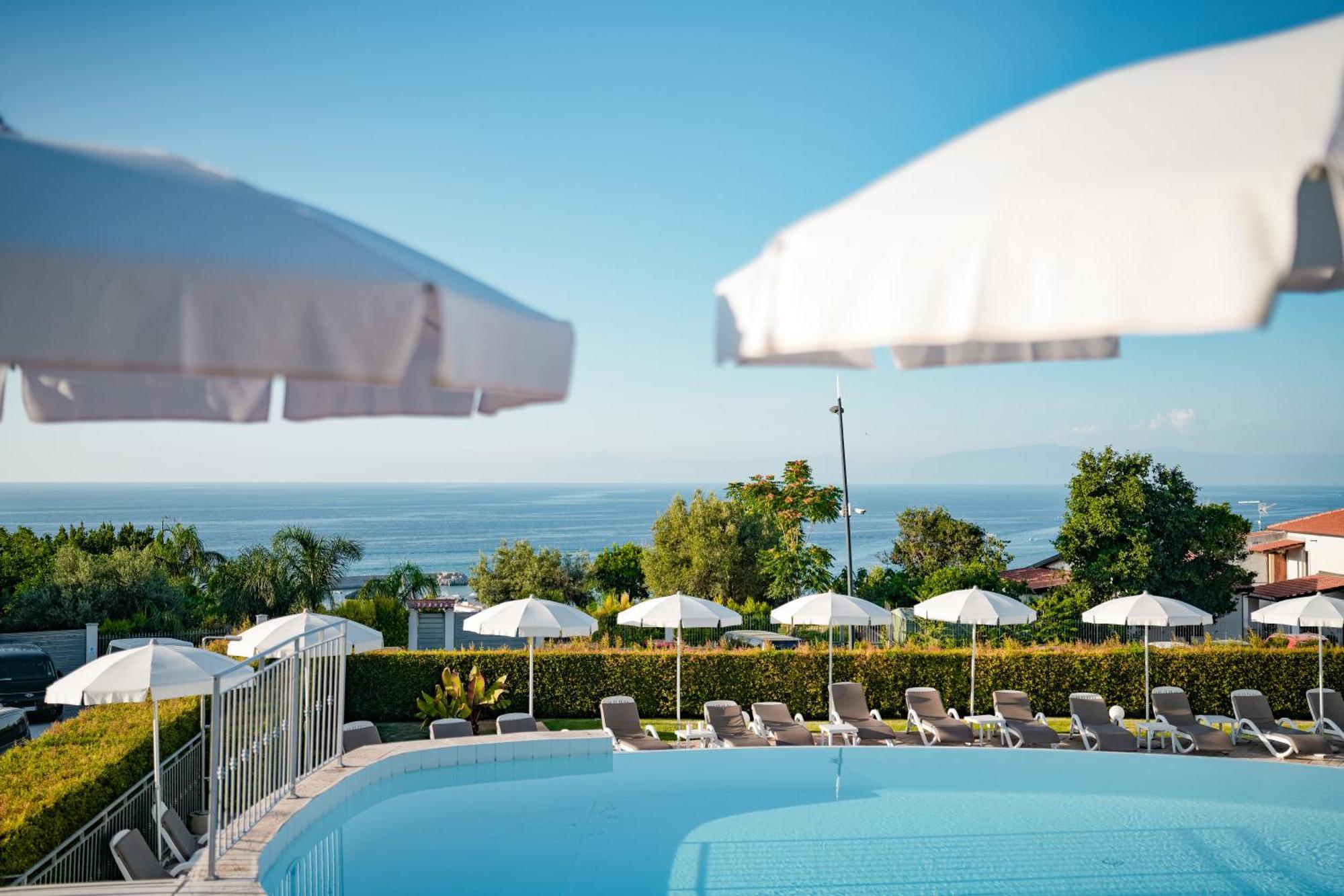 Sentido Michelizia Tropea Resort Eksteriør bilde